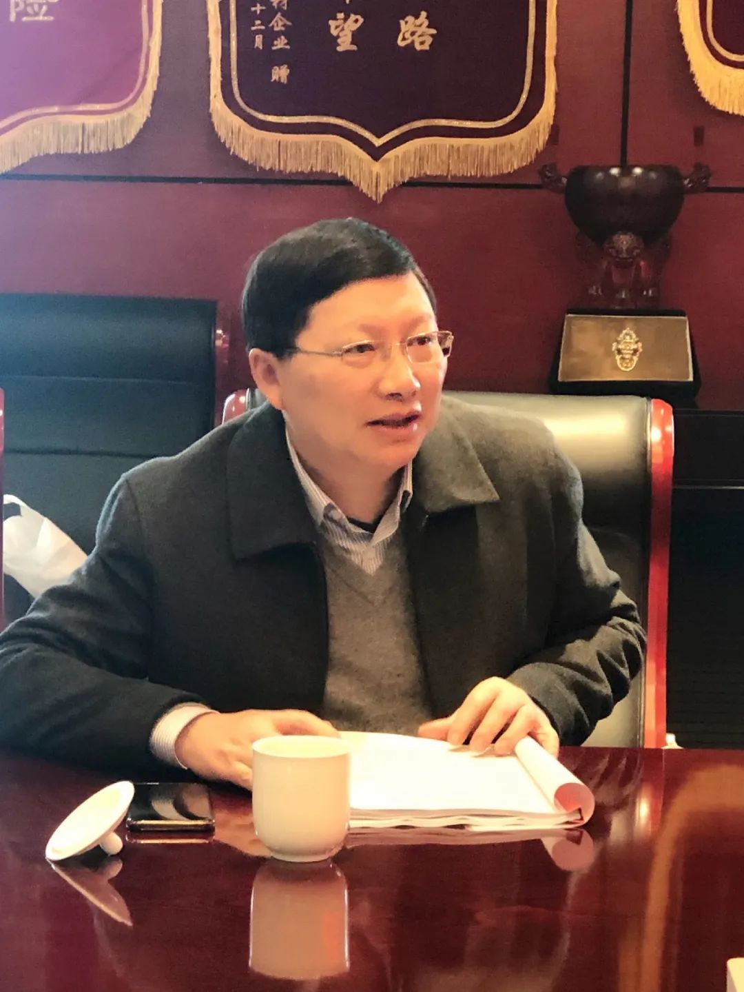 _军队转业干部在企业维权会所_商会走访会员企业