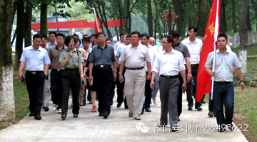 _机关党员赴军营学党史_开展党员群众路线教育实践活动